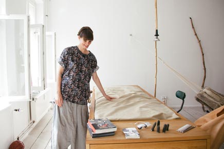 Schreibtisch-Bett-Kombination