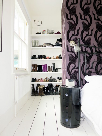 begehbarer-kleiderschrank-hinter-bett (8)