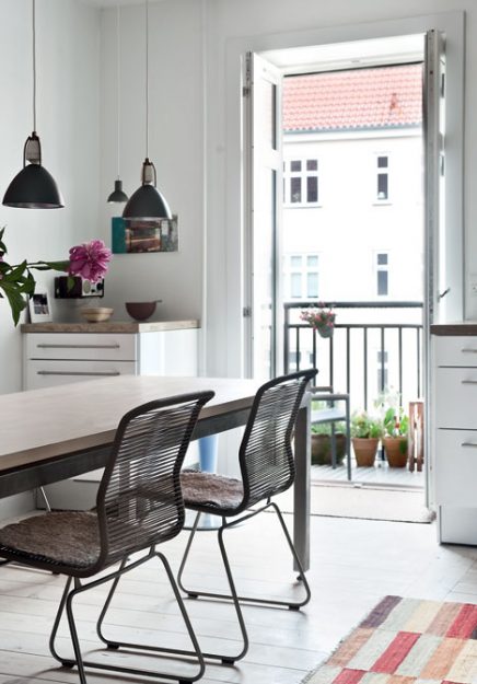 danische-wohnung-mit-industrie-details-von-kunstler-gitte-10