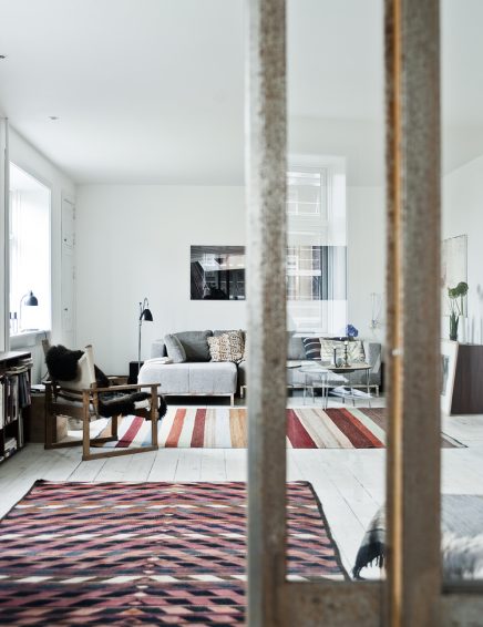 danische-wohnung-mit-industrie-details-von-kunstler-gitte-11
