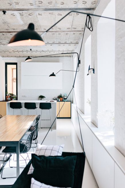 ein-blick-hinter-die-kulissen-einer-harten-industrie-wohnung-in-moskau-11
