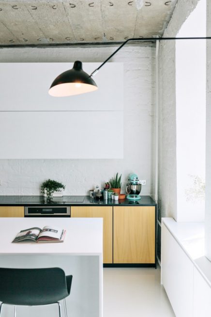 ein-blick-hinter-die-kulissen-einer-harten-industrie-wohnung-in-moskau-18