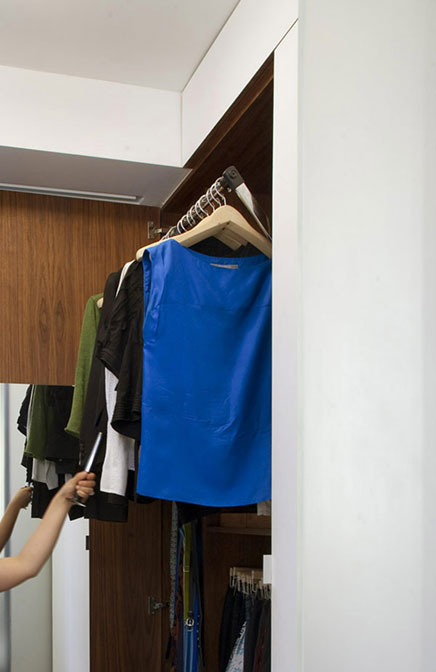 Kompakte begehbaren Kleiderschrank von kleinen Wohnung in New York