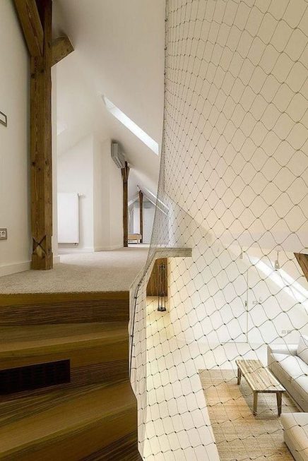 netze-als-treppengelander-trennwand-oder-ganze-wand-12
