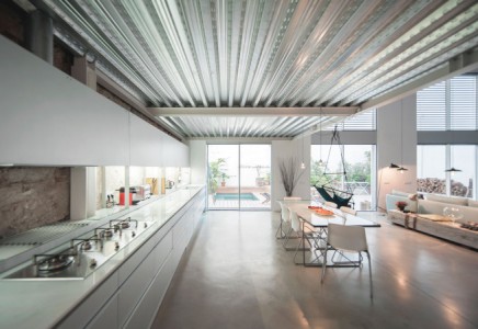 nun-abgelenen-garten-mit-pool-barcelona (2)