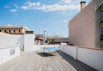 nun-abgelenen-garten-mit-pool-barcelona (3)