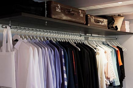 Schlafzimmer mit begehbarem Kleiderschrank Schlafzimmer mit begehbarem Kleiderschrank